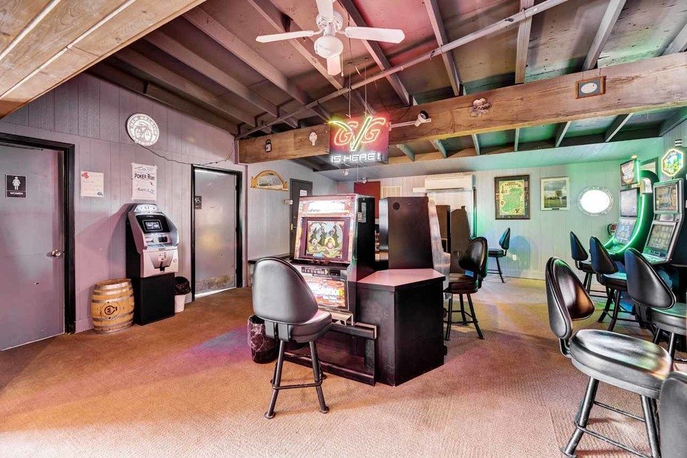 The Dam Bar : 8030 Canyon Ferry Rd, Helena, MT 59602